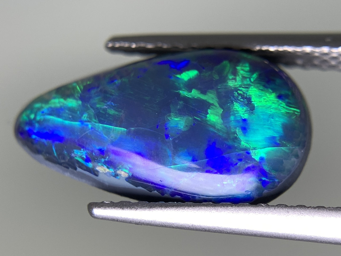 ブラックオパール 2.750ct 中央宝石ソーティング付き 14.4㎜×8.1㎜×4.4㎜ 天然 ルース( 裸石 ) 4453Y
