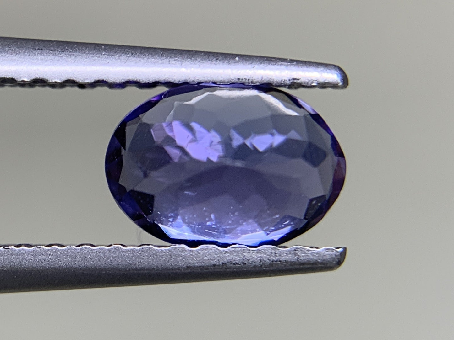 タンザナイト 0.951ct 宝石ソーティング付き 6.8㎜×5.0㎜×3.8㎜ ルース( 裸石 ) 2066Y