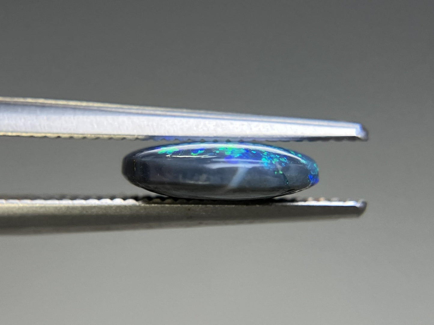 ブラックオパール 天然 1.418ct 中央宝石ソーティング付き 9.2㎜×9.0㎜×2.6㎜ 天然 ルース( 裸石 ) 5009YY