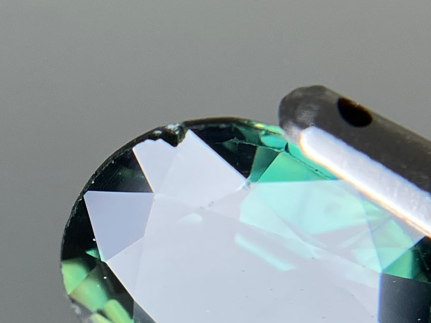 サファイア 天然 1.637ct 宝石ソーティング付き 8.1㎜×6.8㎜×3.1㎜ ルース( 裸石 ) 8046YY