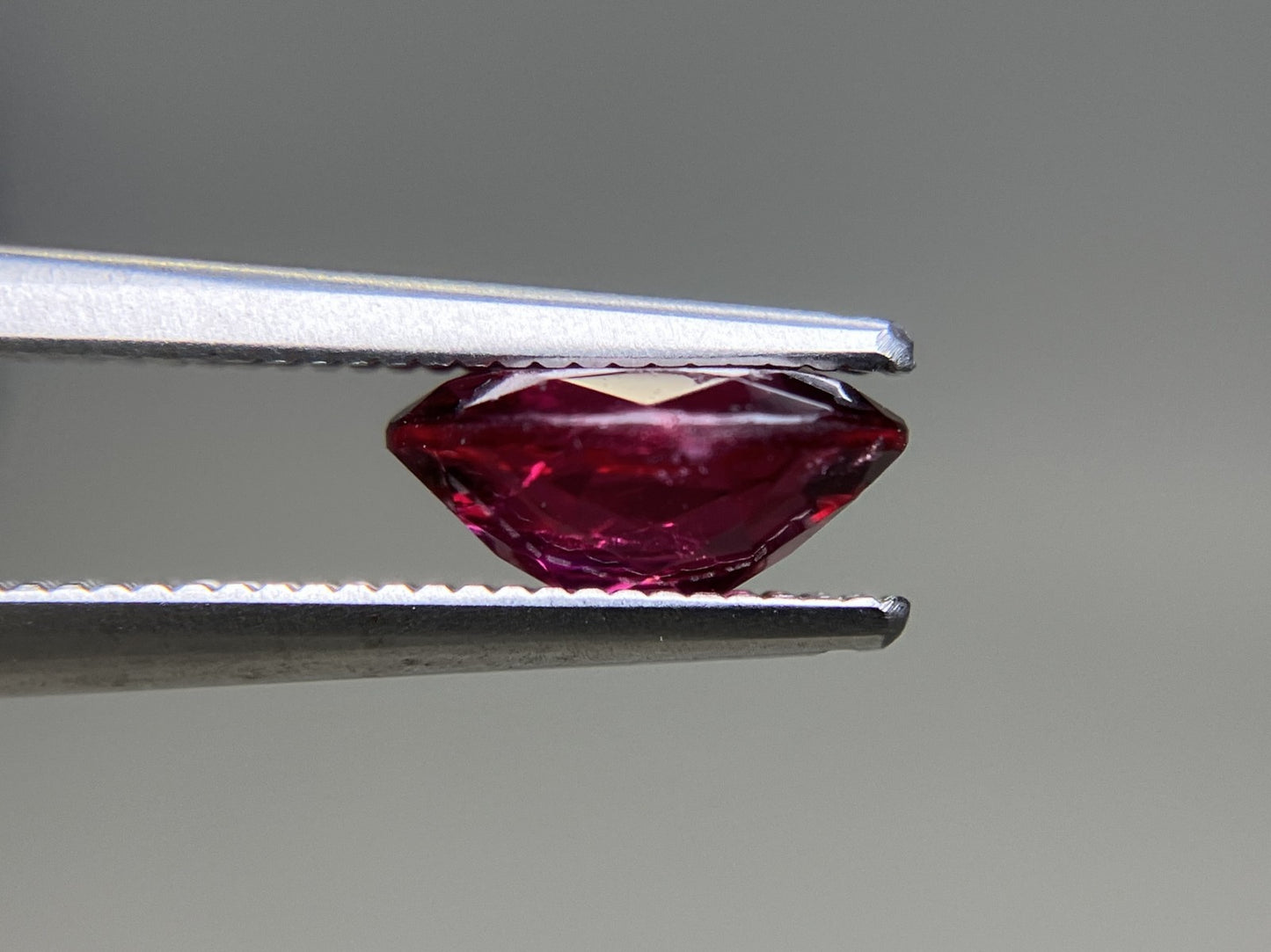 トルマリン (ルベライト) 天然 1.268ct 宝石ソーティング付き 8.0㎜×6.1㎜×3.5㎜ ラッピング無料 ルース( 裸石 ) 5200YY