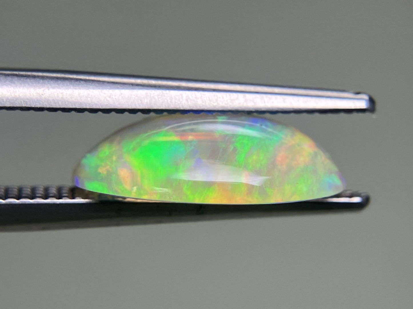 オパール 2.115ct 宝石ソーティング付き 12.9㎜×8.4㎜×3.9㎜ ルース( 裸石 ) 3480YY
