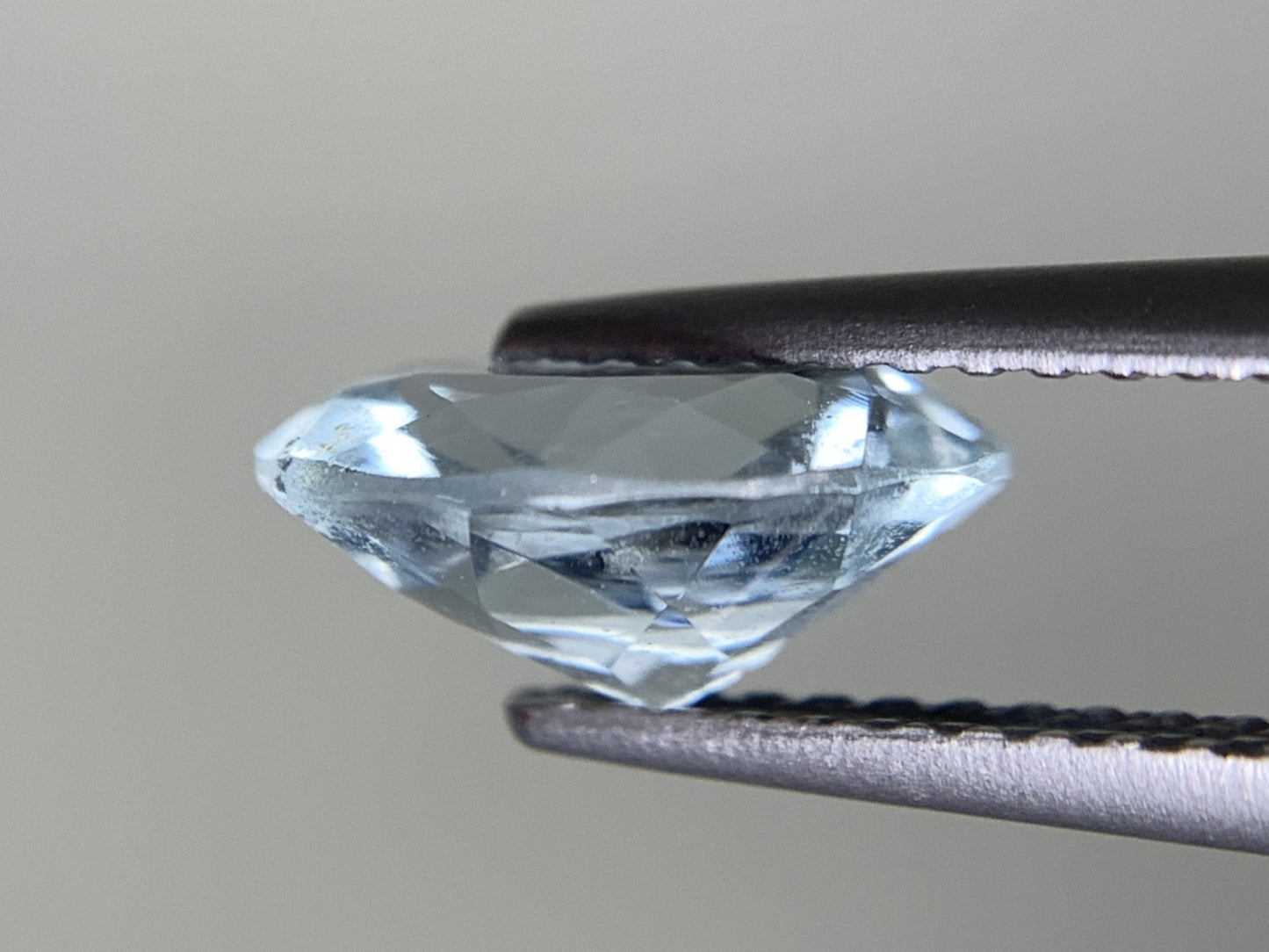 アクアマリン 天然 1.481ct 宝石ソーティング付き 9.2㎜×7.1㎜×4.1㎜ ルース( 裸石 ) 8081Y