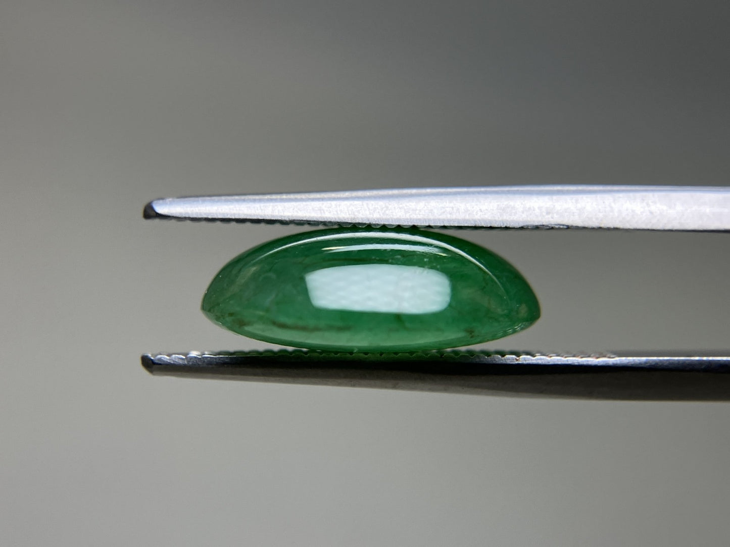 ヒスイ 翡翠 天然 6.535ct 宝石ソーティング付き 13.8㎜×10.5㎜×4.9㎜ 天然 ルース( 裸石 ) 5123YY