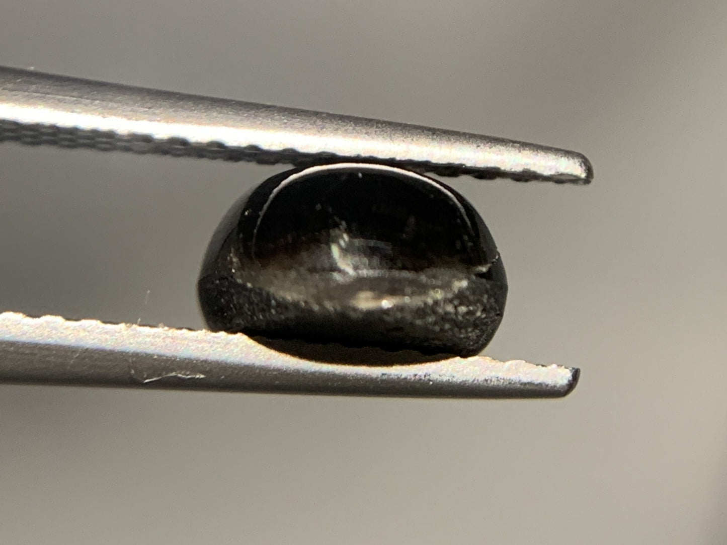 ブラックスターサファイア 3.150ct 宝石ソーティング付き 8.7㎜×7.2㎜×4.3㎜ ルース( 裸石 ) 2174Y