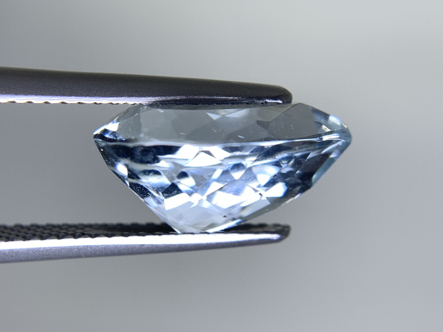 アクアマリン 天然 5.498ct 宝石ソーティング付き 14.2㎜×10.1㎜×7.4㎜ ルース( 裸石 ) 7037Y