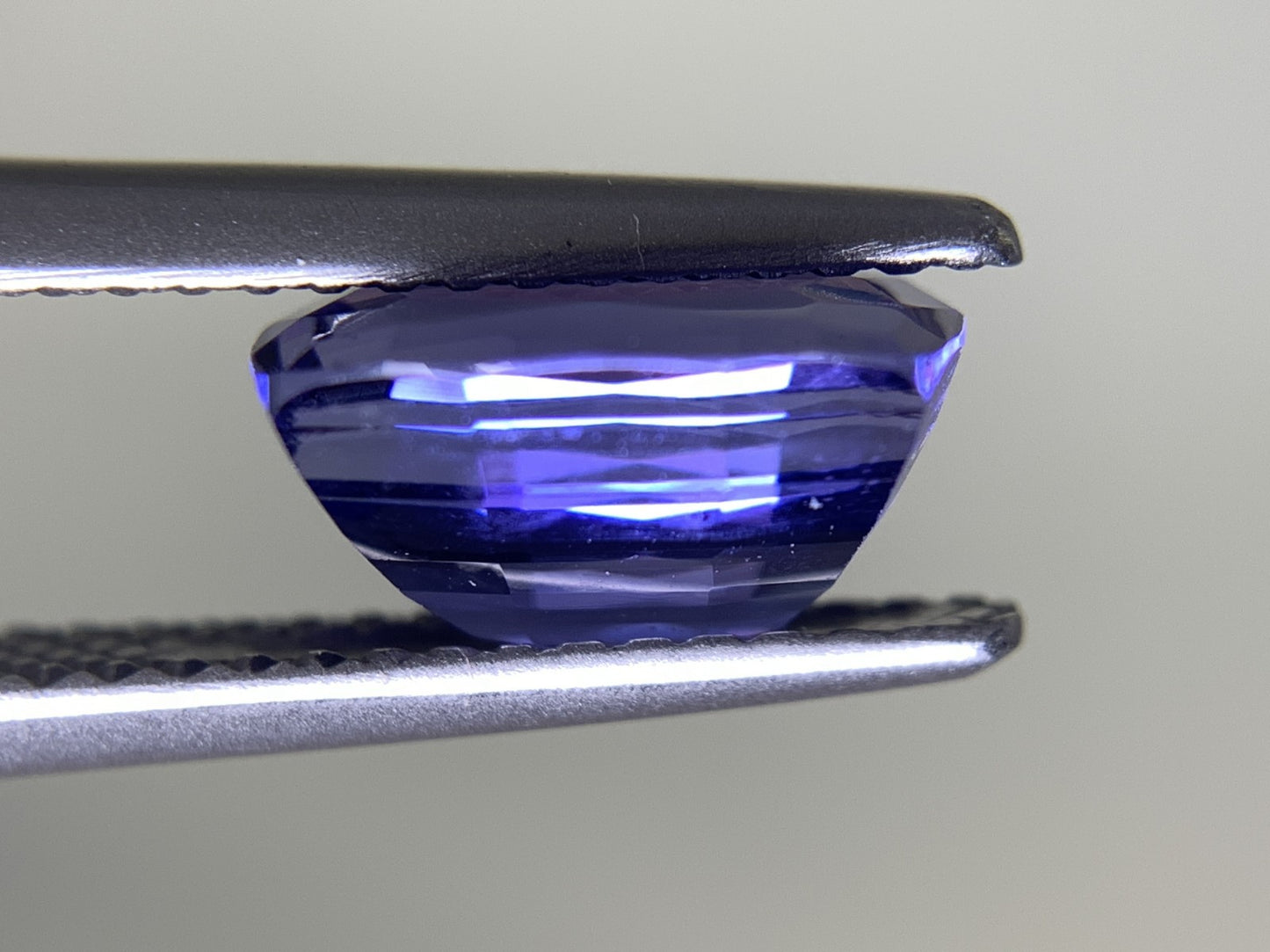 タンザナイト 2.523ct 宝石ソーティング付き 9.1㎜×6.6㎜×4.9㎜ ルース( 裸石 ) 2612Y2
