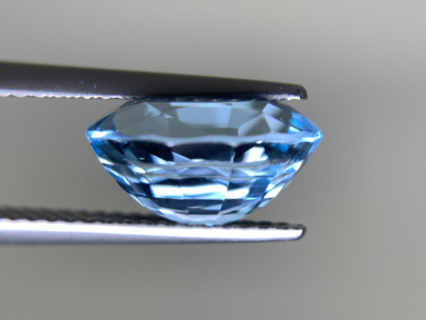 ブルートパーズ 天然 4.525ct 宝石ソーティング付き 10.7㎜×8.8㎜×5.9㎜ ルース( 裸石 ) 5303Y