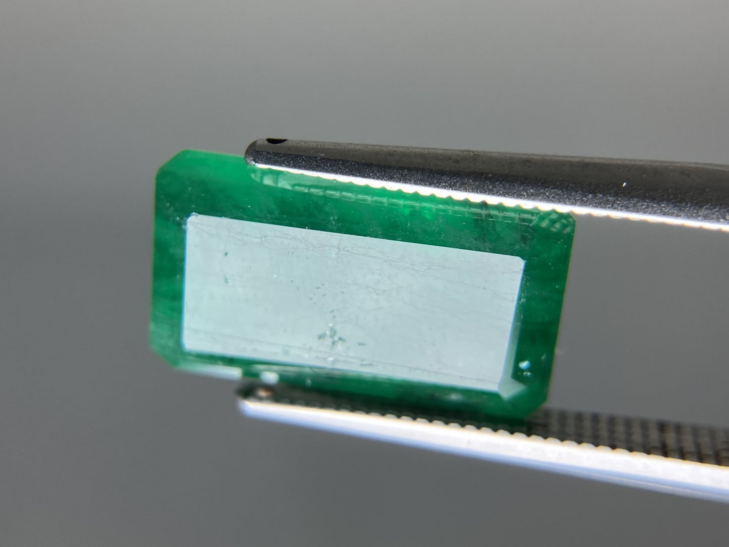 エメラルド 天然 6.810ct 中央宝石ソーティング付き 15.55㎜×8.84㎜×5.73㎜ 天然 ルース( 裸石 ) 5191YY