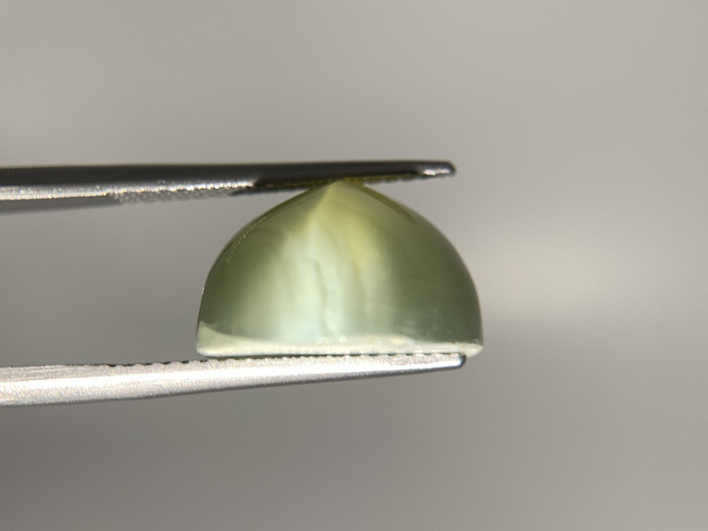 ネフライトキャッツアイ 天然 14.569ct 宝石ソーティング付き 14.9㎜×13.8㎜×8.7㎜ ルース( 裸石 ) 8258Y
