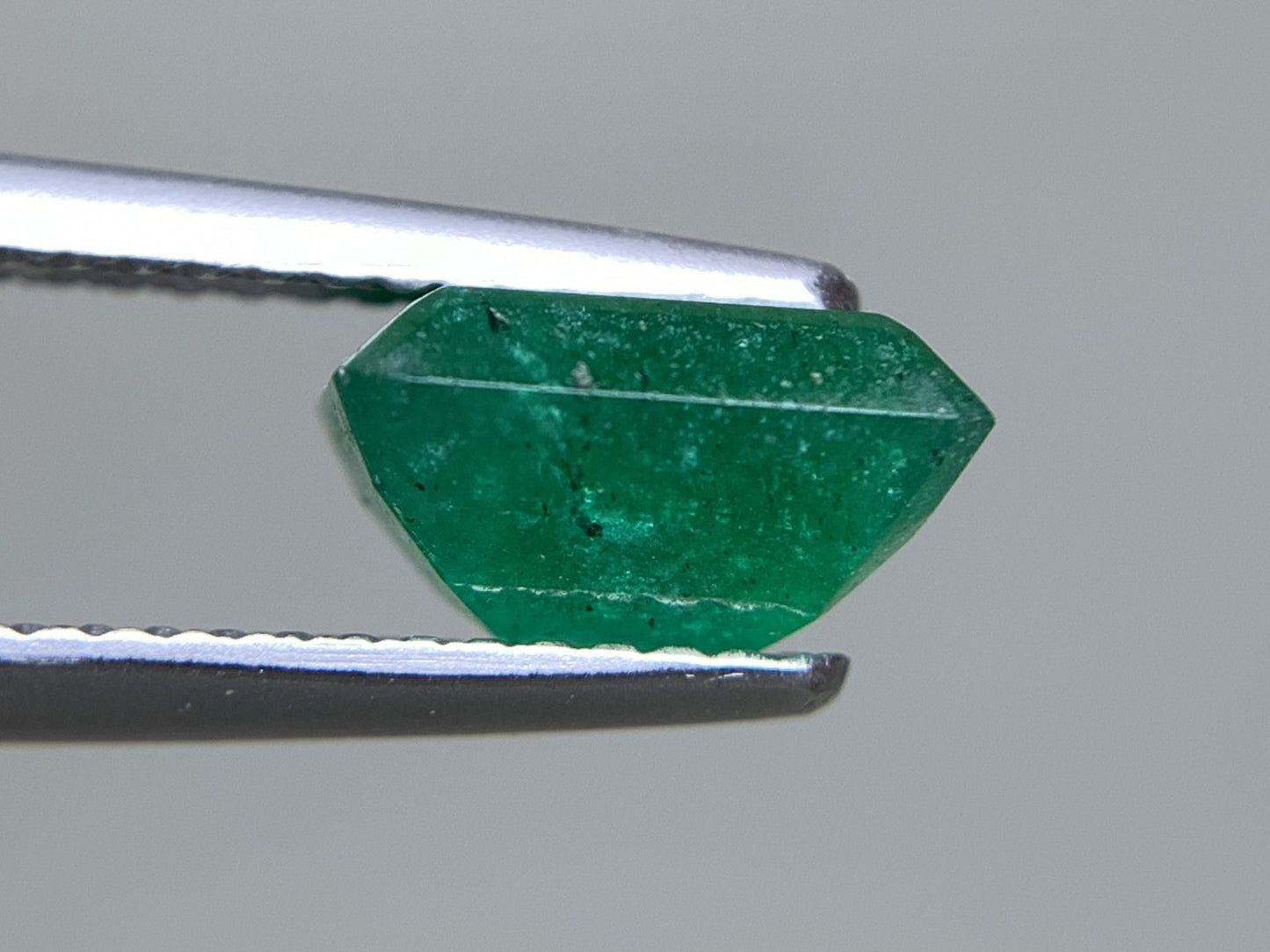 クォーツァイト 天然 1.958ct 宝石ソーティング付き 8.5㎜×6.5㎜×4.6㎜ ルース( 裸石 ) 7122Y