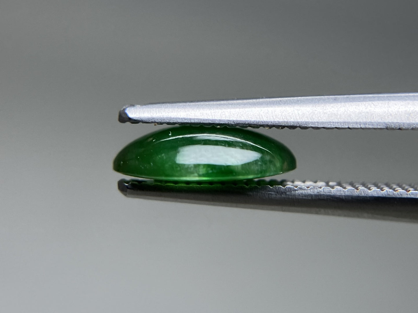 ヒスイ 翡翠 天然 1.680ct 宝石ソーティング付き 9.1㎜×6.9㎜×2.6㎜ 天然 ルース( 裸石 ) 5220YY