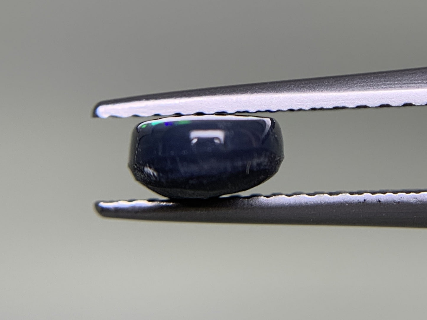 ブラックオパール 1.419ct 宝石ソーティング付き 10.0㎜×6.3㎜×3.3㎜ ルース( 裸石 ) 3177Y