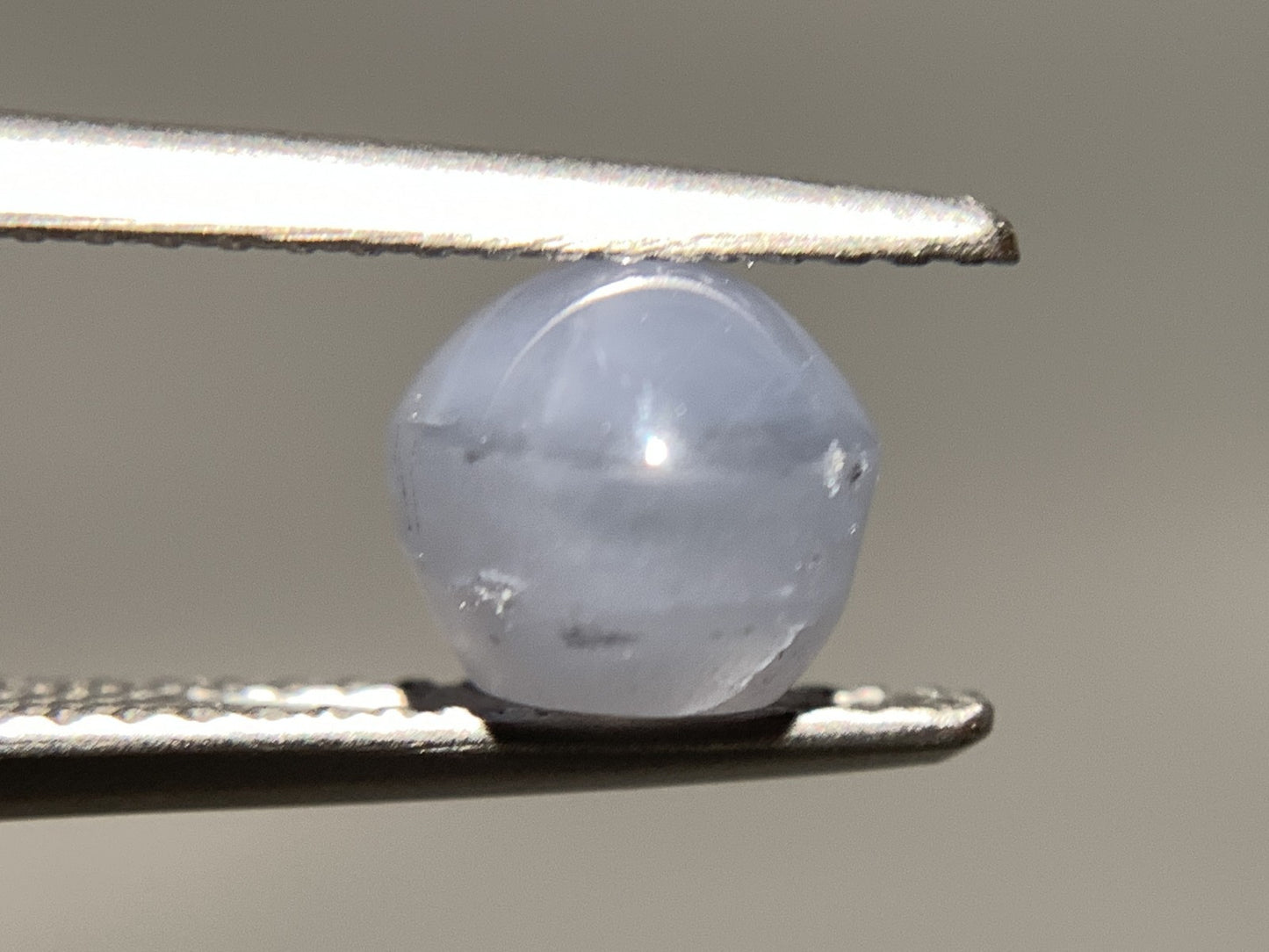 スターサファイア 天然 3.816ct 宝石ソーティング付き 8.4㎜×6.7㎜×6.1㎜ ルース( 裸石 ) 7124Y