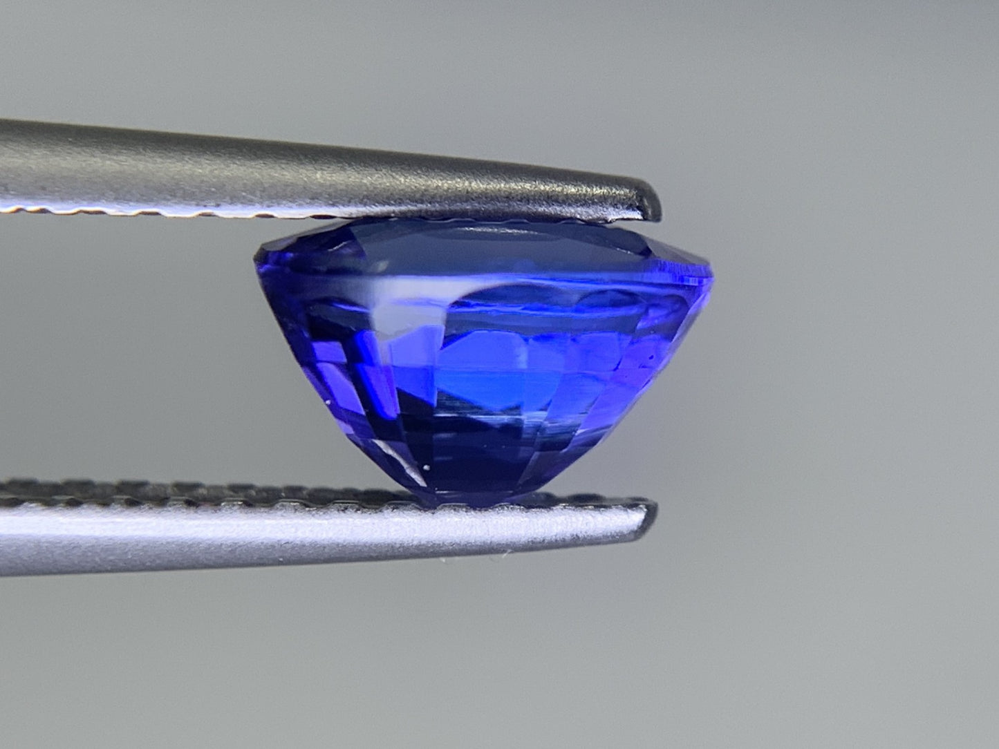 タンザナイト 1.286ct 宝石ソーティング付き 7.2㎜×5.6㎜×4.5㎜ ルース( 裸石 ) 2192Y
