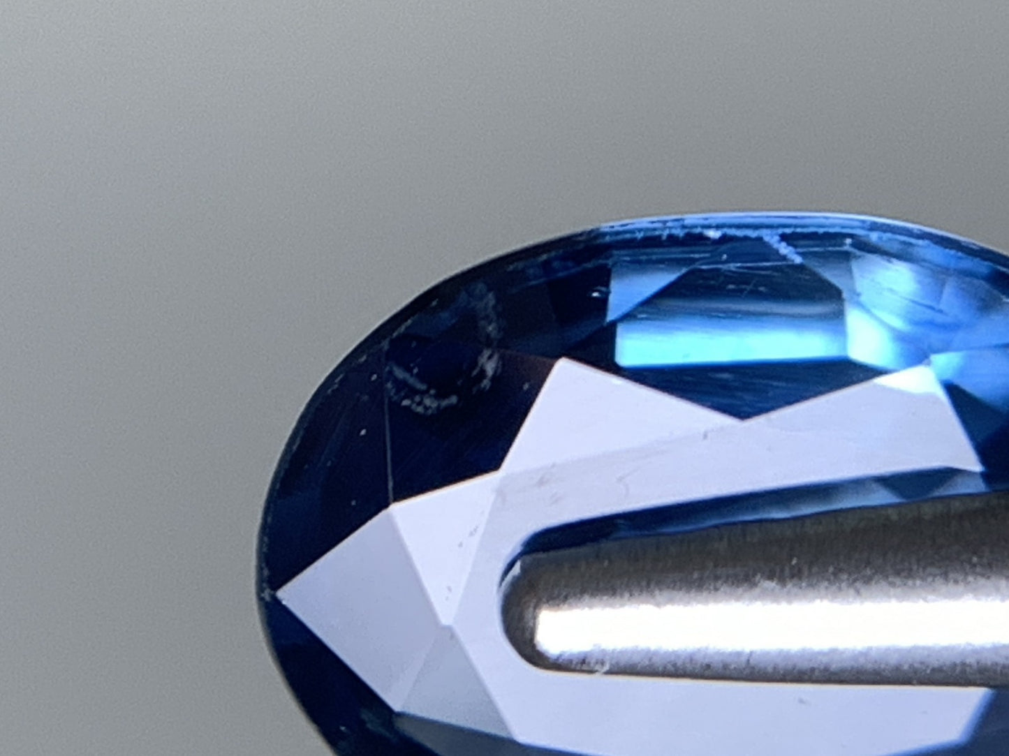 サファイア 天然 1.275ct 宝石ソーティング付き 7.7㎜×6.2㎜×2.7㎜ ルース( 裸石 ) 8197Y