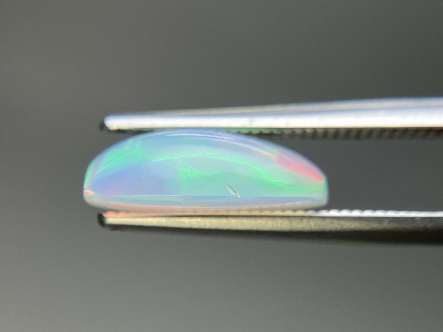 オパール 天然 2.809ct 宝石ソーティング付き 13.0㎜×8.6㎜×4.3㎜ ルース( 裸石 ) 5147YY