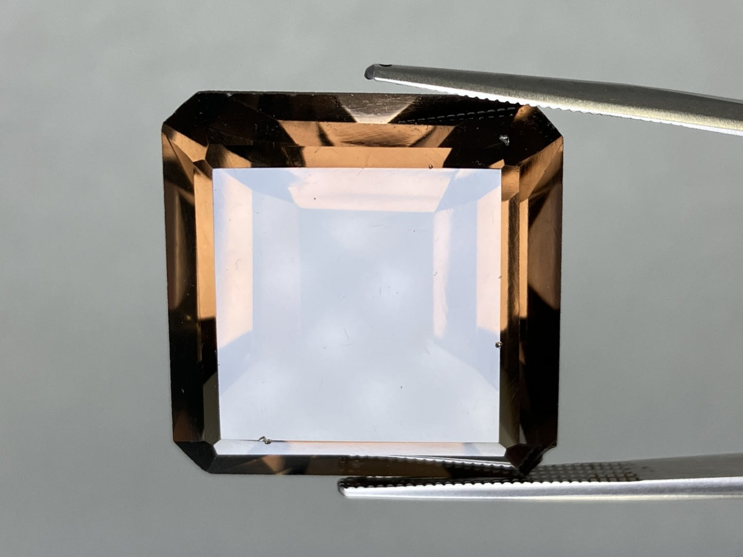 スモーキークォーツ 天然 54.811ct 宝石ソーティング付き 24.0㎜×24.0㎜×13.9㎜ ルース( 裸石 ) 8320YY