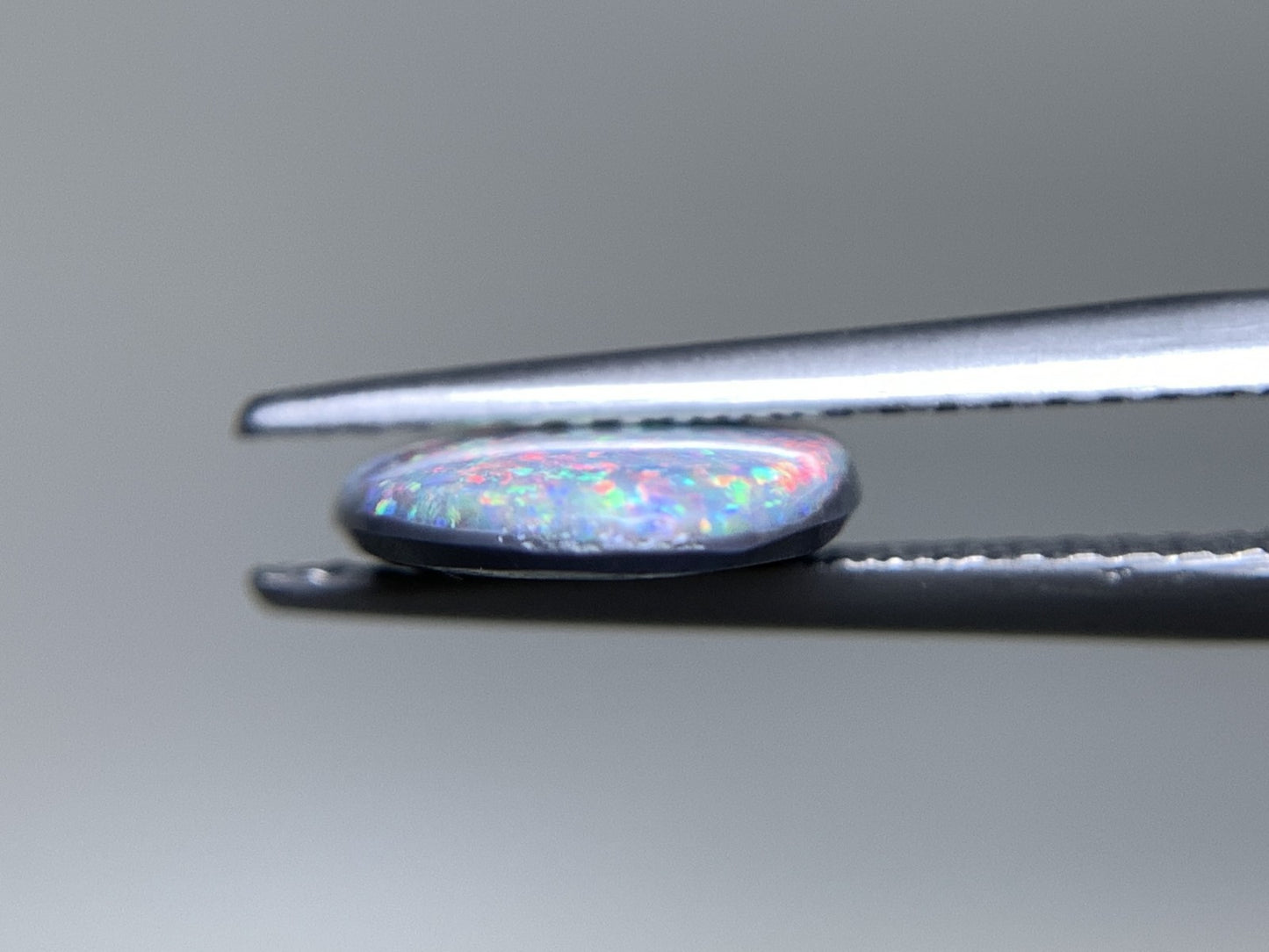ブラックオパール 天然 1.711ct 中央宝石ソーティング付き 13.3㎜×8.7㎜×2.2㎜ ルース( 裸石 ) 7102Y