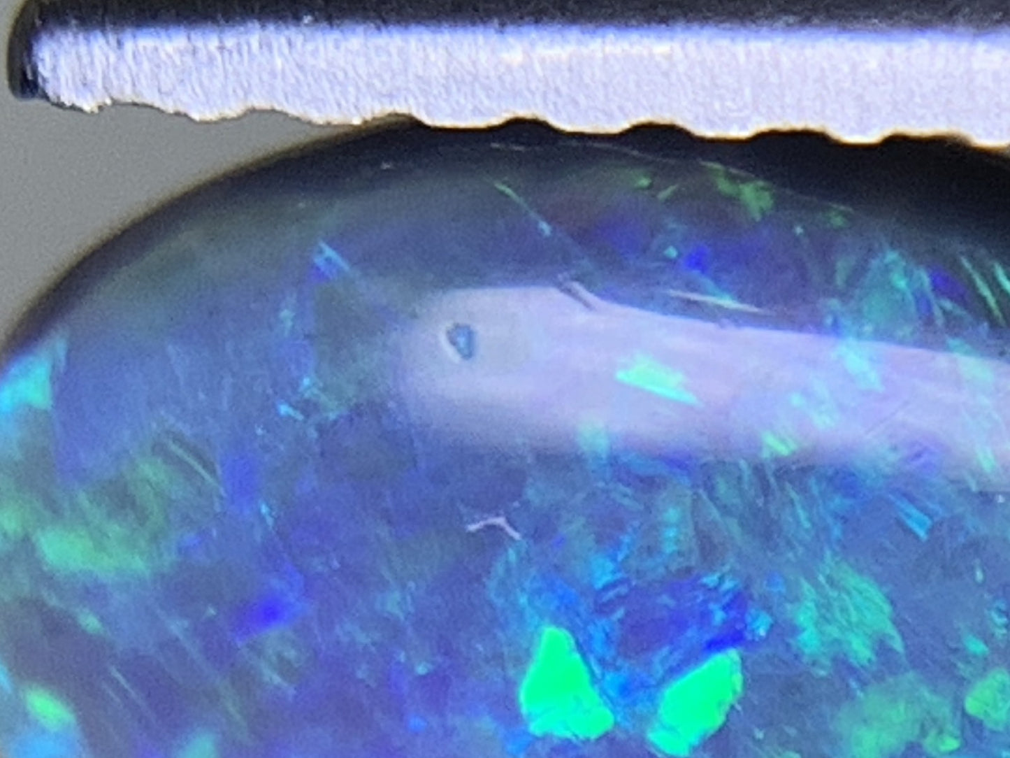 ブラックオパール 天然 1.643ct 中央宝石ソーティング付き 9.9㎜×7.8㎜×3.3㎜ ルース( 裸石 ) 6231Y