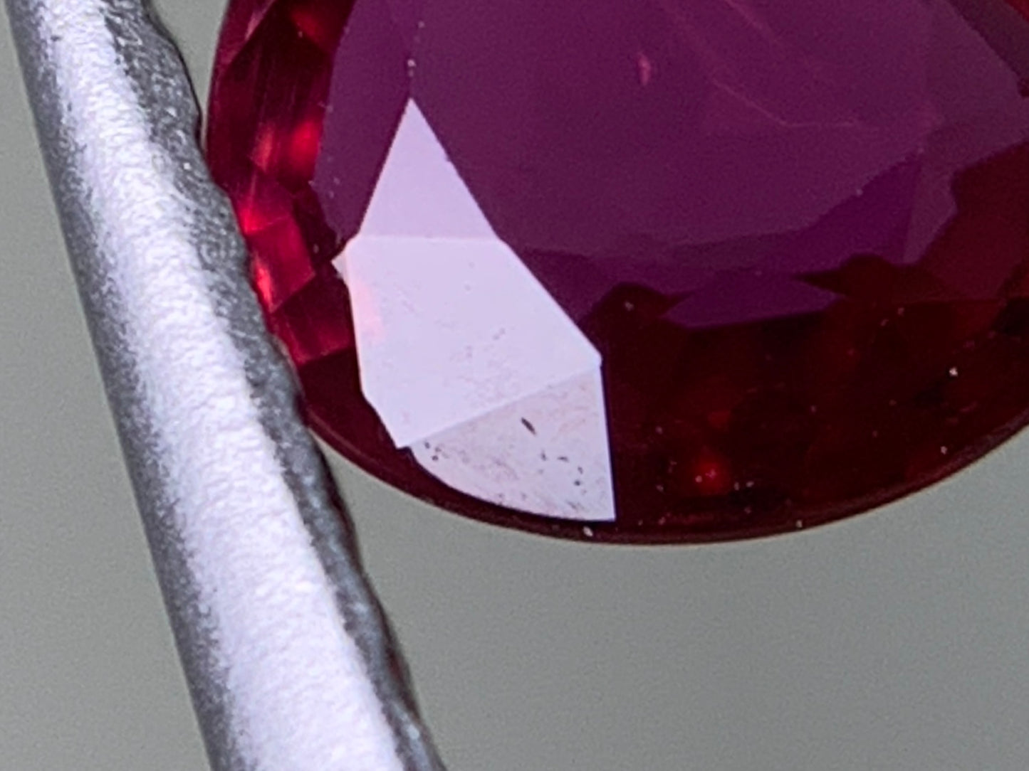 ルビー 天然 0.628ct 中央宝石ソーティング付き 5.96㎜×5.20㎜×2.25㎜ ルース( 裸石 ) 6199Y