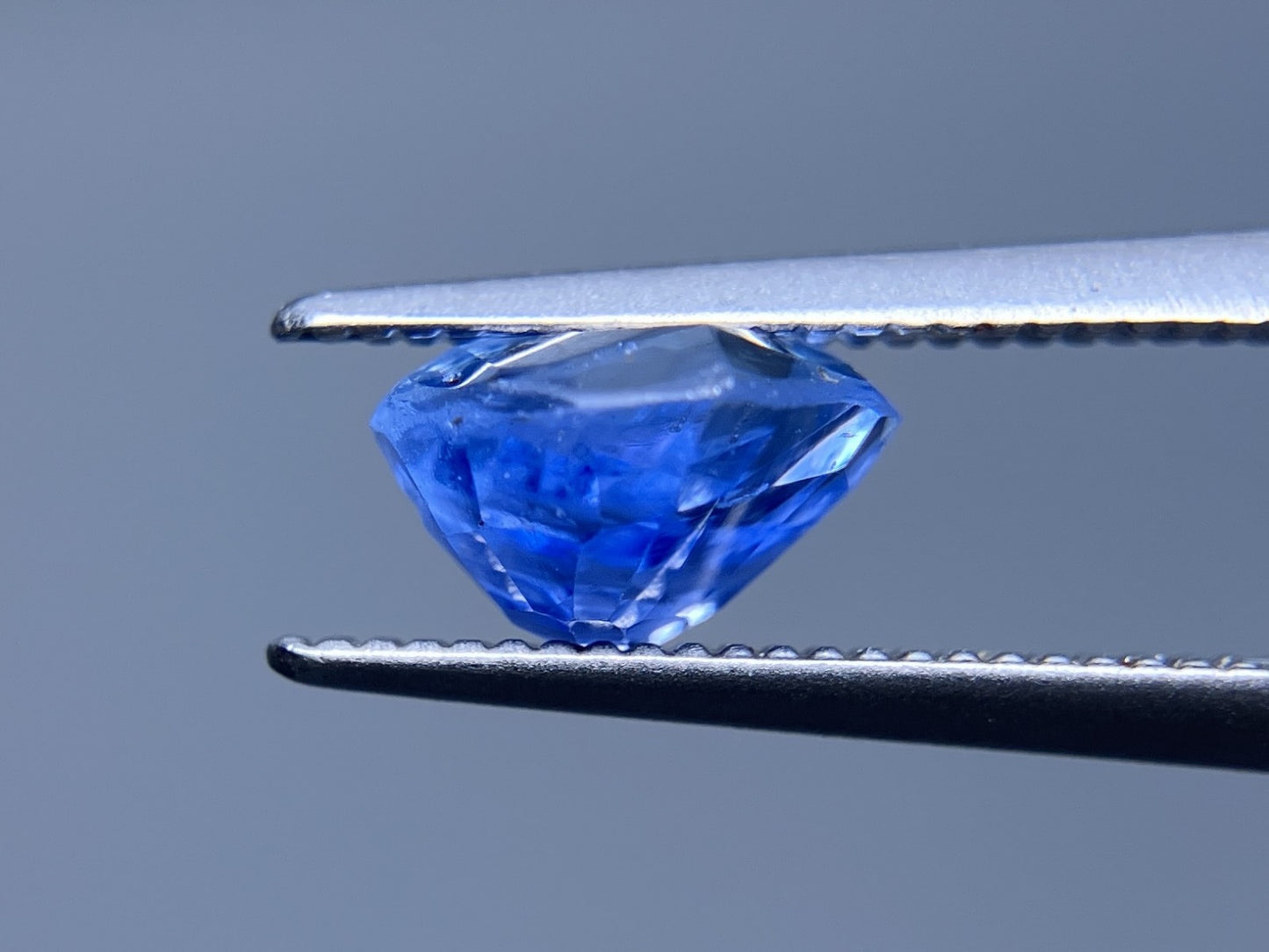 サファイア 1.76ct GIA鑑別書付き 非加熱 スリランカ産 6.78㎜×6.65㎜×4.39㎜ ルース( 裸石 ) 3287S
