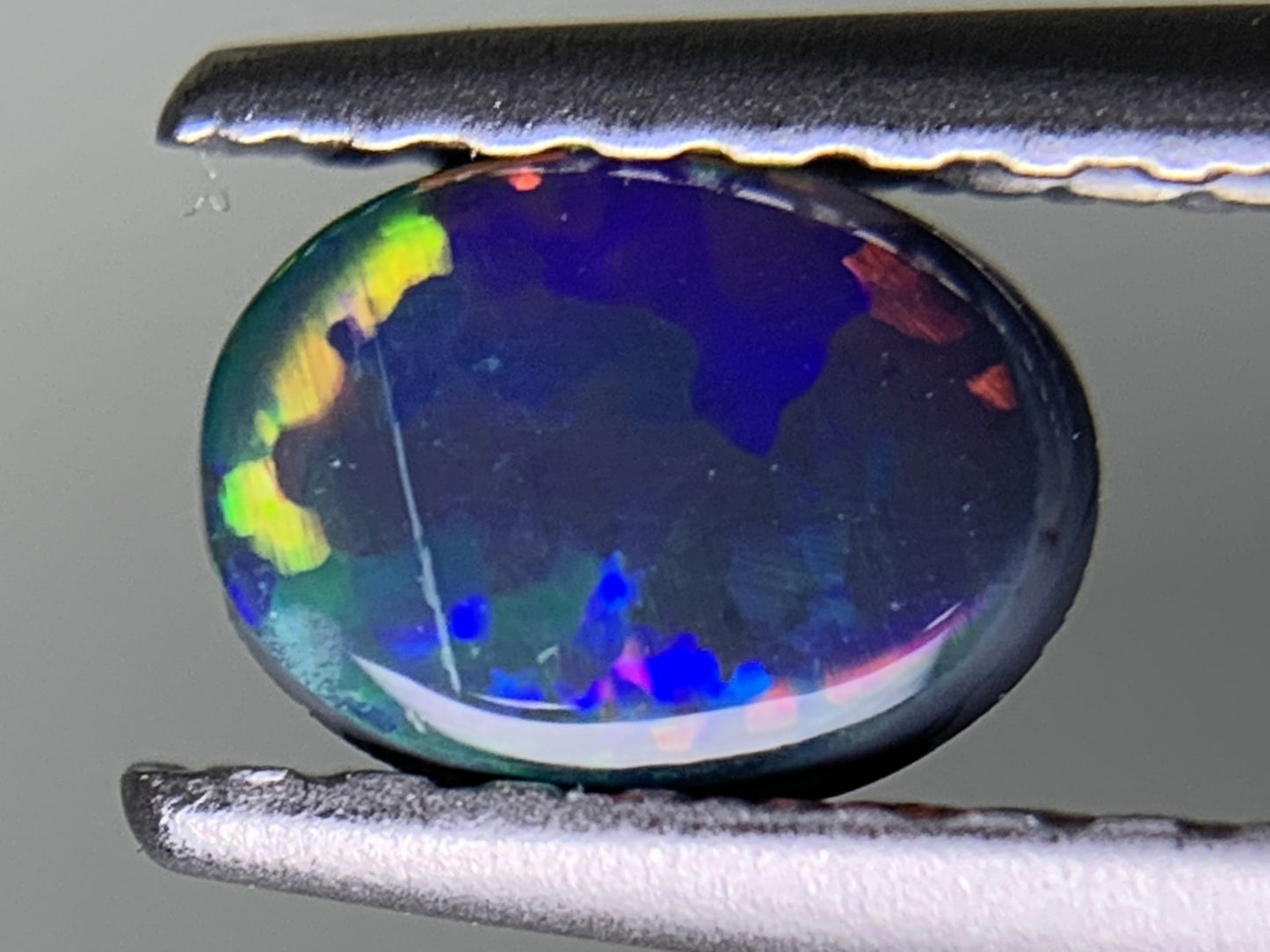 ブラックオパール 天然 0.287ct カン有り 宝石ソーティング付き 5.7㎜×4.3㎜×1.7㎜ ルース( 裸石 ) 6126Y