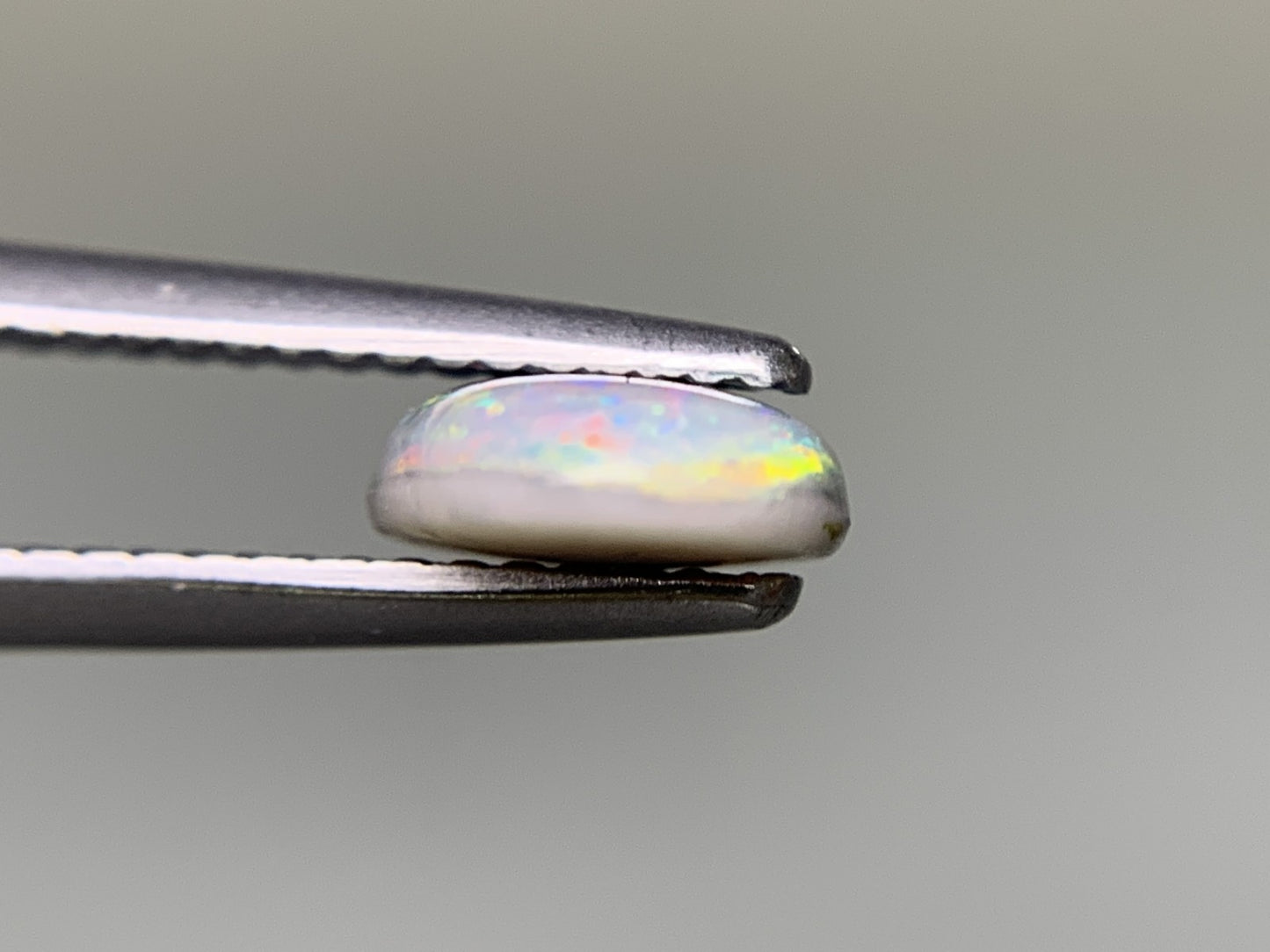 ブラックオパール 1.403ct 宝石ソーティング付き 10.5㎜×7.3㎜×2.8㎜ ルース( 裸石 ) 4057Y