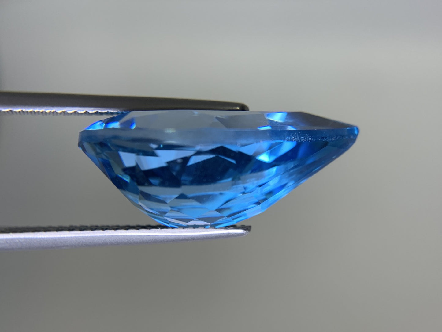 ブルートパーズ 25.350ct 宝石ソーティング付き 22.9㎜×16.6㎜×9.8㎜ ルース( 裸石 ) 2188Y