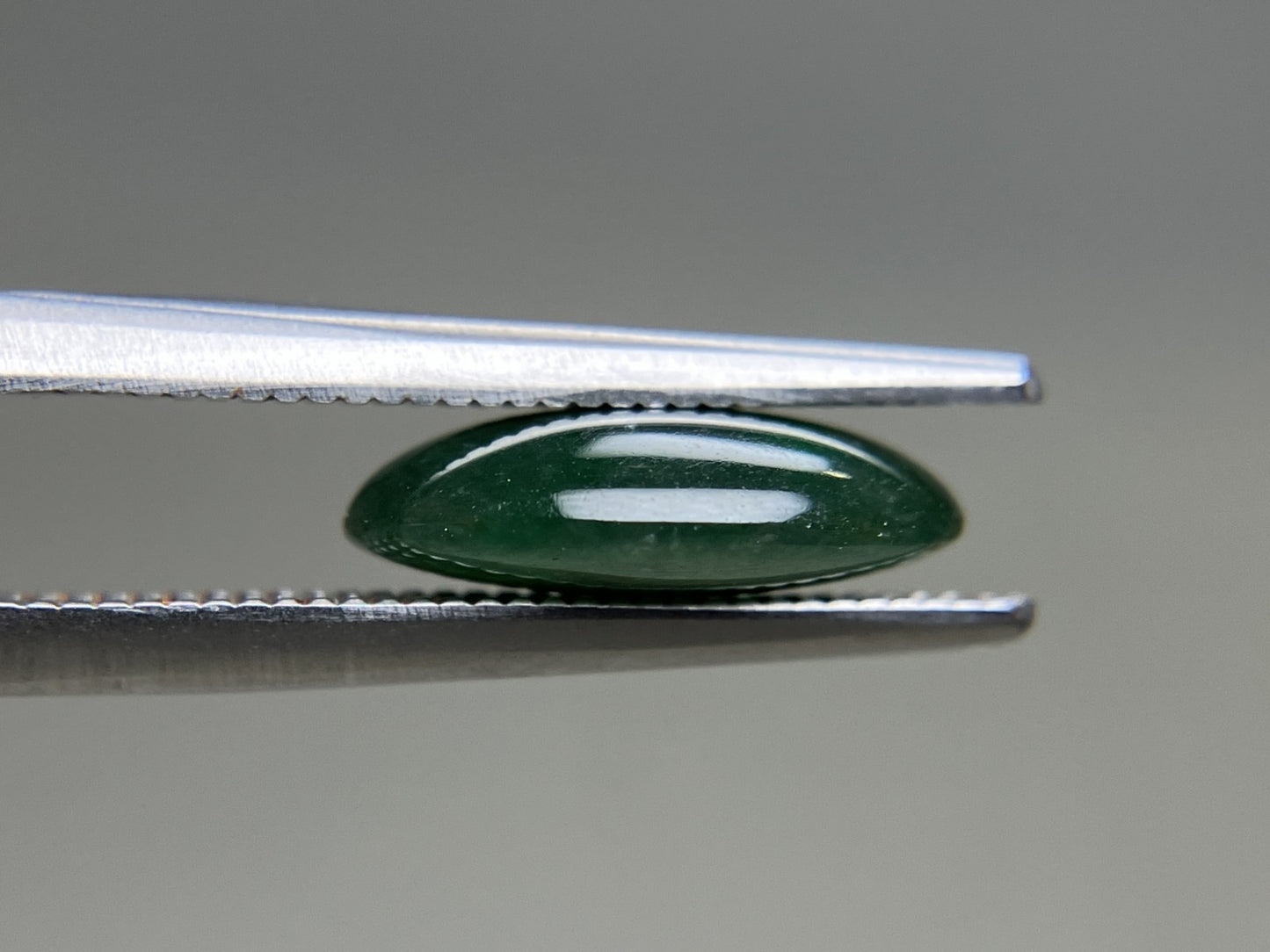 ヒスイ 翡翠 天然 3.120ct 宝石ソーティング付き 11.3㎜×8.4㎜×3.4㎜ ルース( 裸石 ) 5620YY