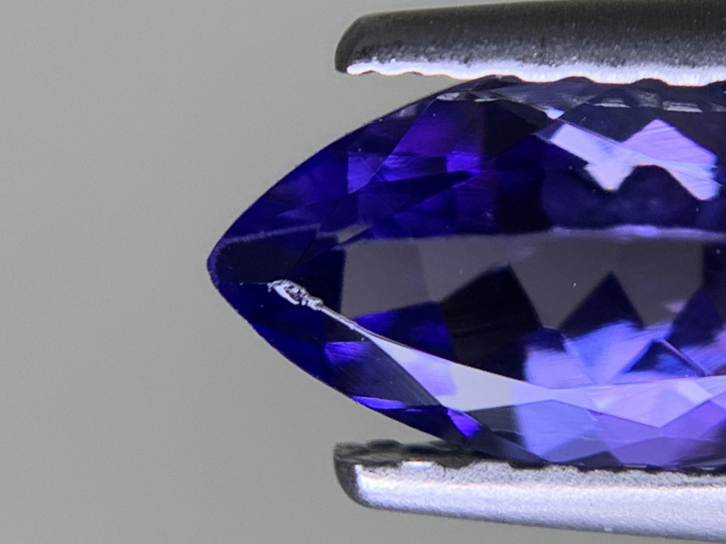 タンザナイト 天然 1.123ct 宝石ソーティング付き 9.7㎜×4.9㎜×3.5㎜ ルース( 裸石 ) 6557Y
