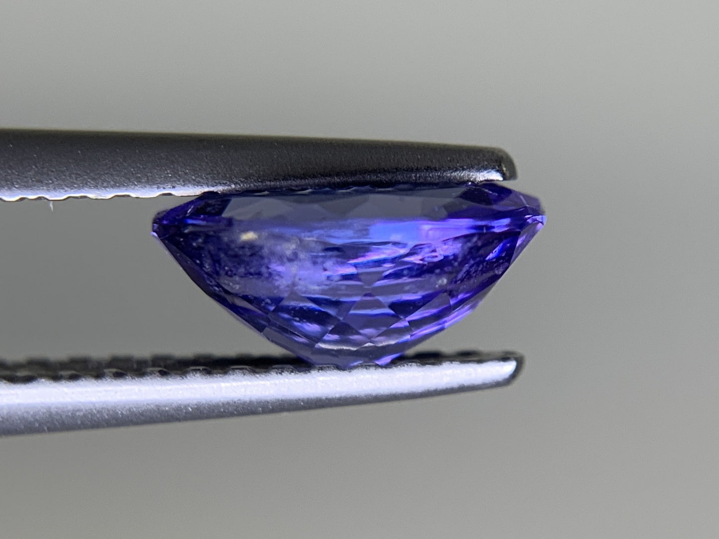 タンザナイト 1.235ct 宝石ソーティング付き 7.8㎜×6.0㎜×3.7㎜ ルース( 裸石 ) 3282Y