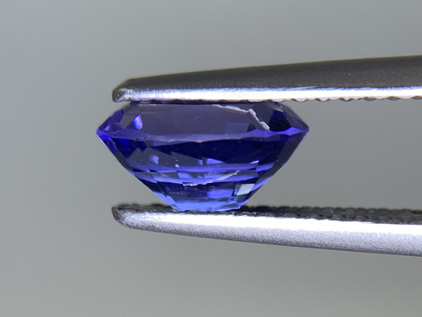 タンザナイト 1.735ct 宝石ソーティング付き 8.31㎜×6.43㎜×4.40㎜ ルース( 裸石 ) 2289Y