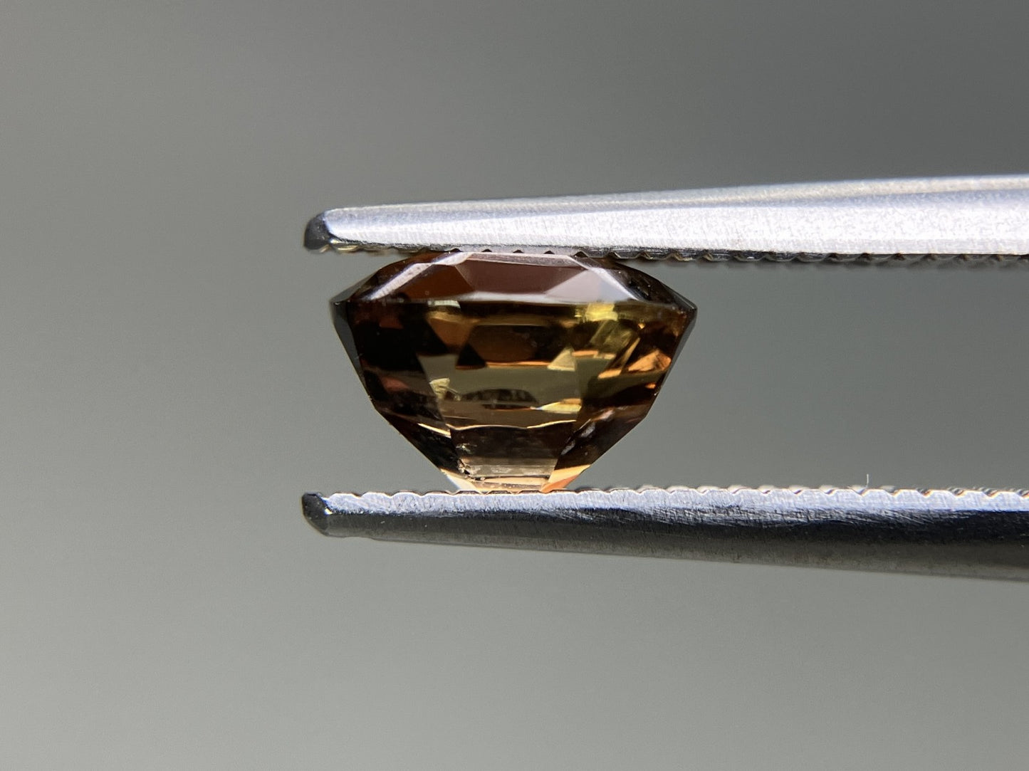 アンダルサイト 天然 1.643ct 宝石ソーティング付き 7.1㎜×6.5㎜×4.7㎜ ルース( 裸石 ) 5929YY