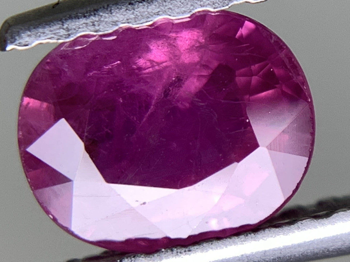 ルビー 天然 1.006ct 中央宝石ソーティング付き 6.57㎜×5.32㎜×3.21㎜ ルース( 裸石 ) 5497Y