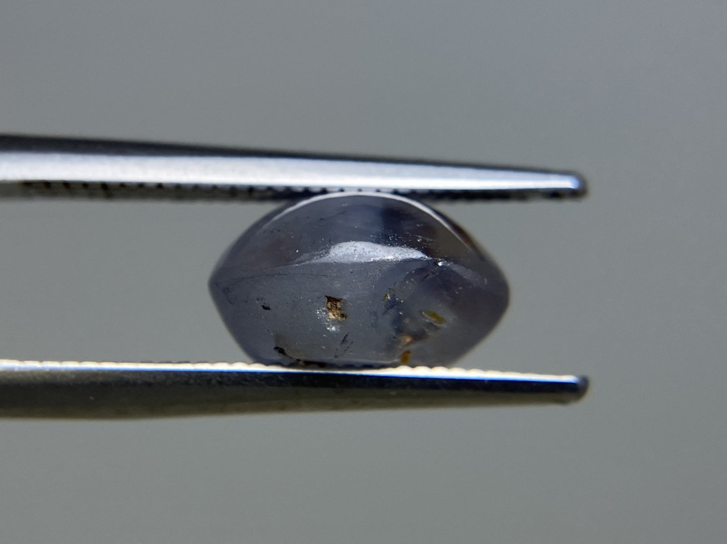 スターサファイア 天然 4.838ct 宝石ソーティング付き 10.1㎜×7.7㎜×5.6㎜ ルース( 裸石 ) 5988YY