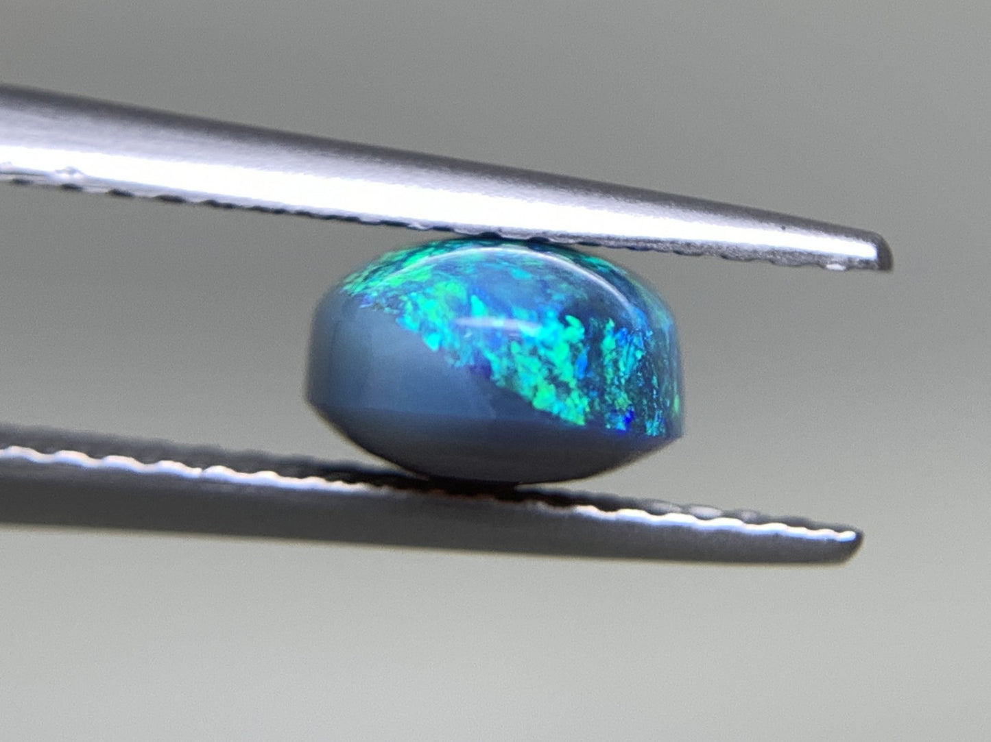 ブラックオパール 天然 1.842ct 中央宝石ソーティング付き 10.0㎜×6.8㎜×4.4㎜ ルース( 裸石 ) 5477Y