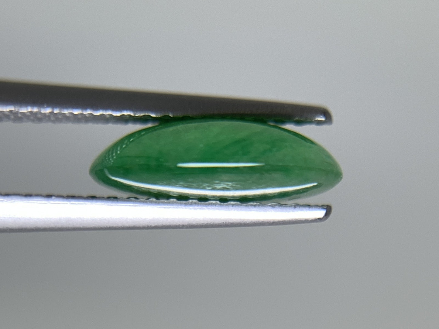 ヒスイ 翡翠 天然 2.707ct 宝石ソーティング付き 10.8㎜×8.4㎜×3.5㎜ ルース( 裸石 ) 5469Y