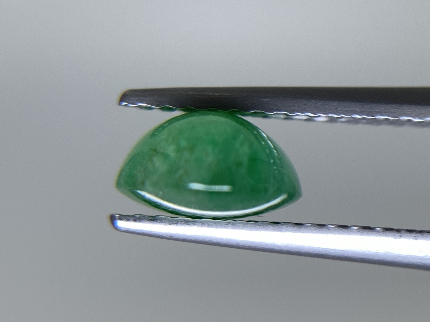 ヒスイ 翡翠 天然 2.195ct 宝石ソーティング付き 9.1㎜×6.9㎜×4.0㎜ ルース( 裸石 ) 5414Y
