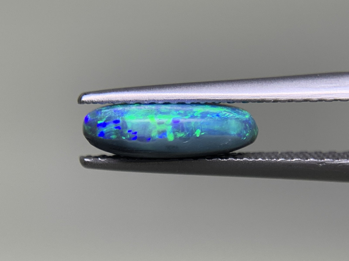 ブラックオパール 1.336ct 中央宝石ソーティング付き 10.5㎜×6.0㎜×3.3㎜ ルース( 裸石 ) 3427Y