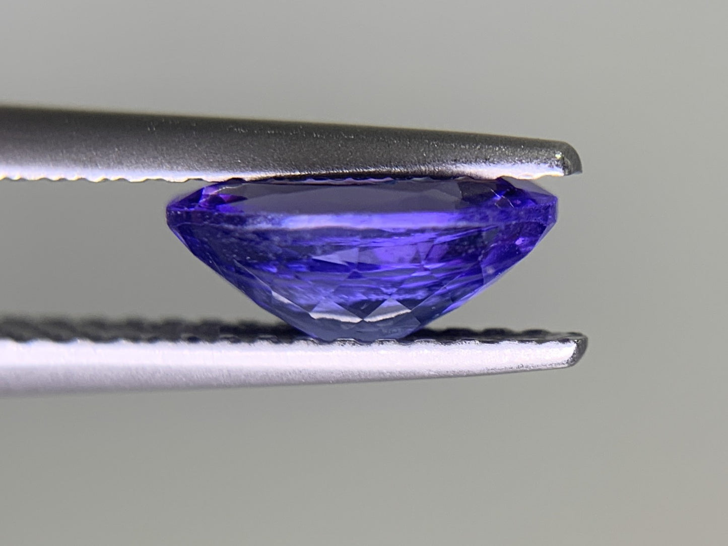 タンザナイト 1.187ct 宝石ソーティング付き 縦8.1㎜×横5.8㎜×高さ3.5㎜ ルース( 裸石 ) 1725Y
