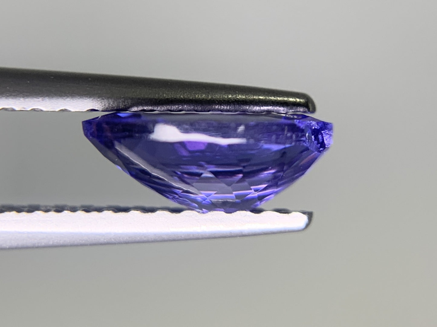 タンザナイト 1.144ct 宝石ソーティング付き 縦7.9㎜×横6.1㎜×高さ3.3㎜ ルース( 裸石 ) 1726Y