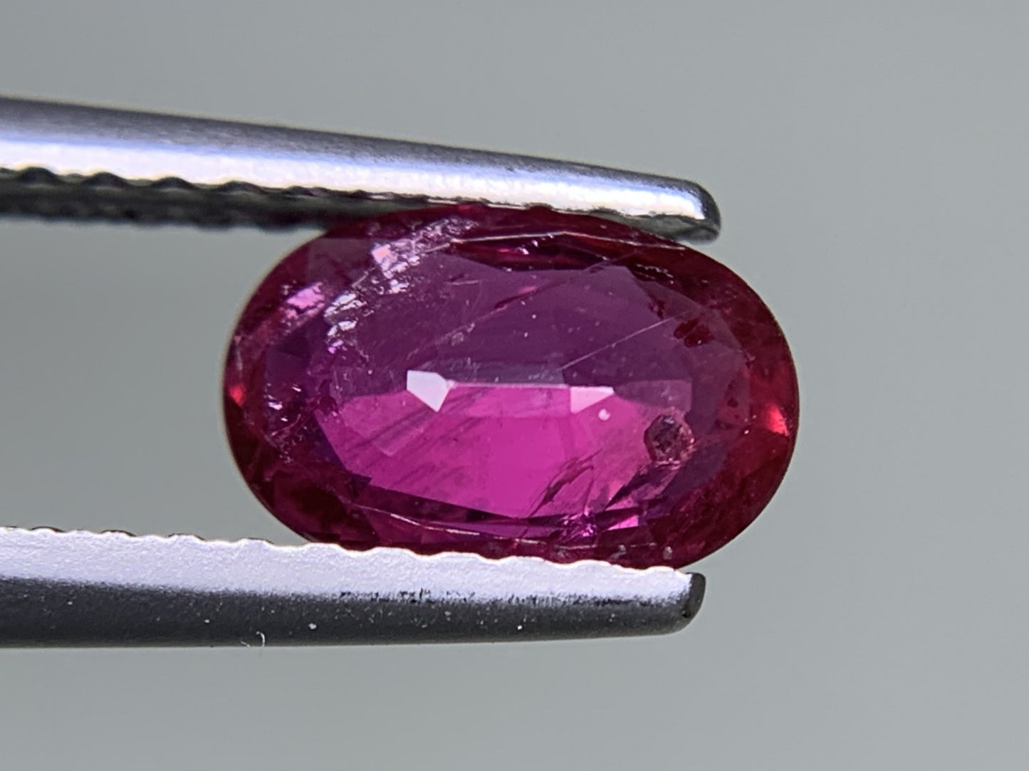 ルビー 天然 0.865ct 宝石ソーティング付き 7.3㎜×5.1㎜×2.2㎜ ルース( 裸石 ) 7992Y
