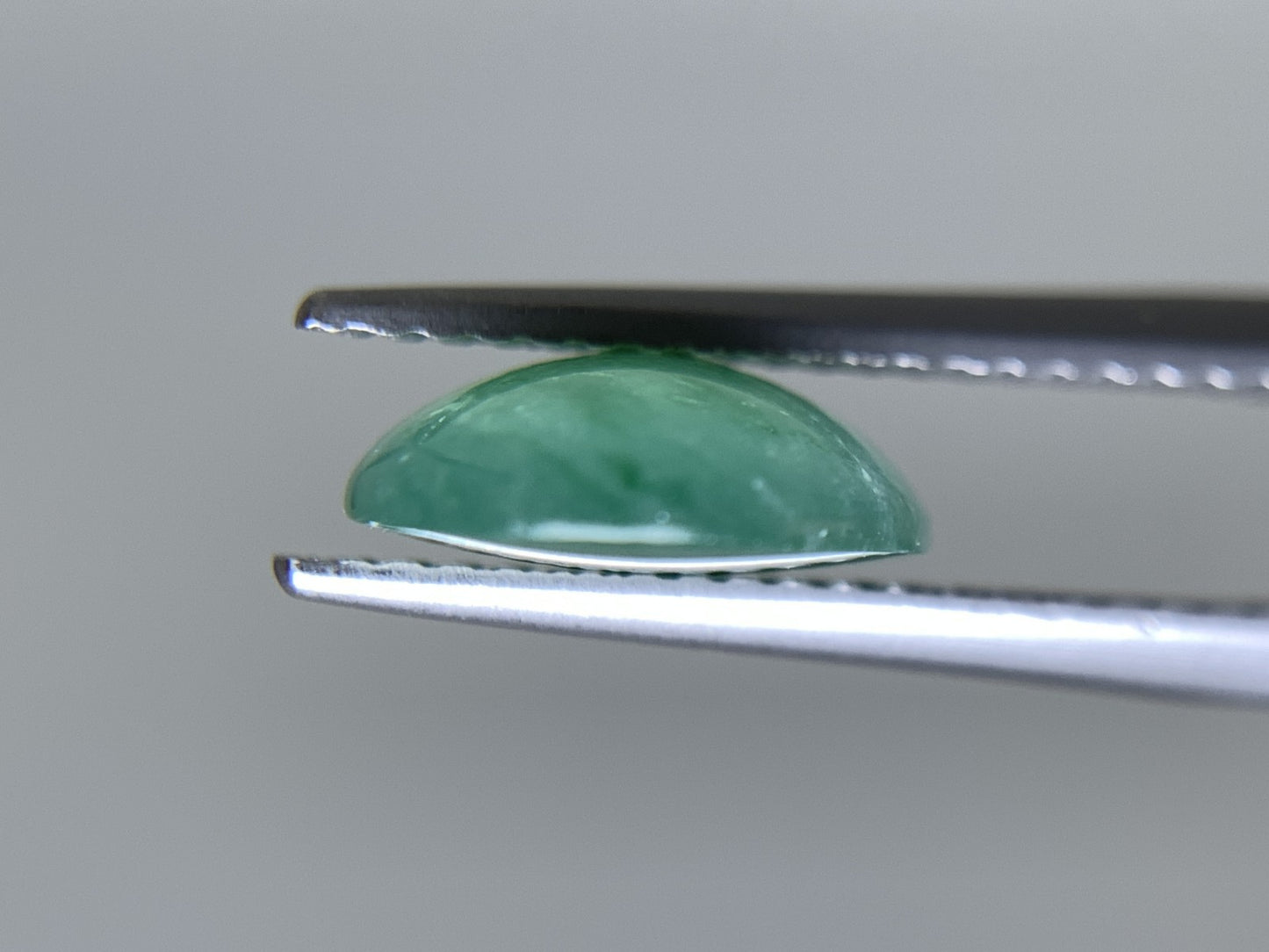 ヒスイ 翡翠 天然 3.384ct 宝石ソーティング付き 11.9㎜×9.4㎜×3.5㎜ ルース( 裸石 ) 5285Y