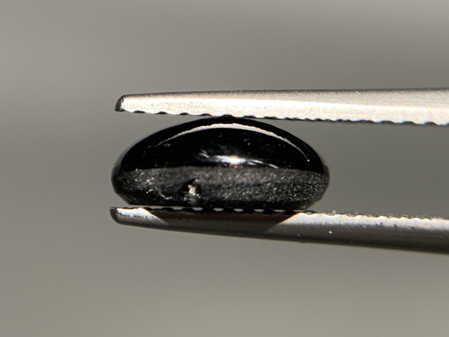 ブラックスターサファイア 2.677ct 宝石ソーティング付き 8.9㎜×7.1㎜×3.7㎜ ルース( 裸石 ) 3297Y