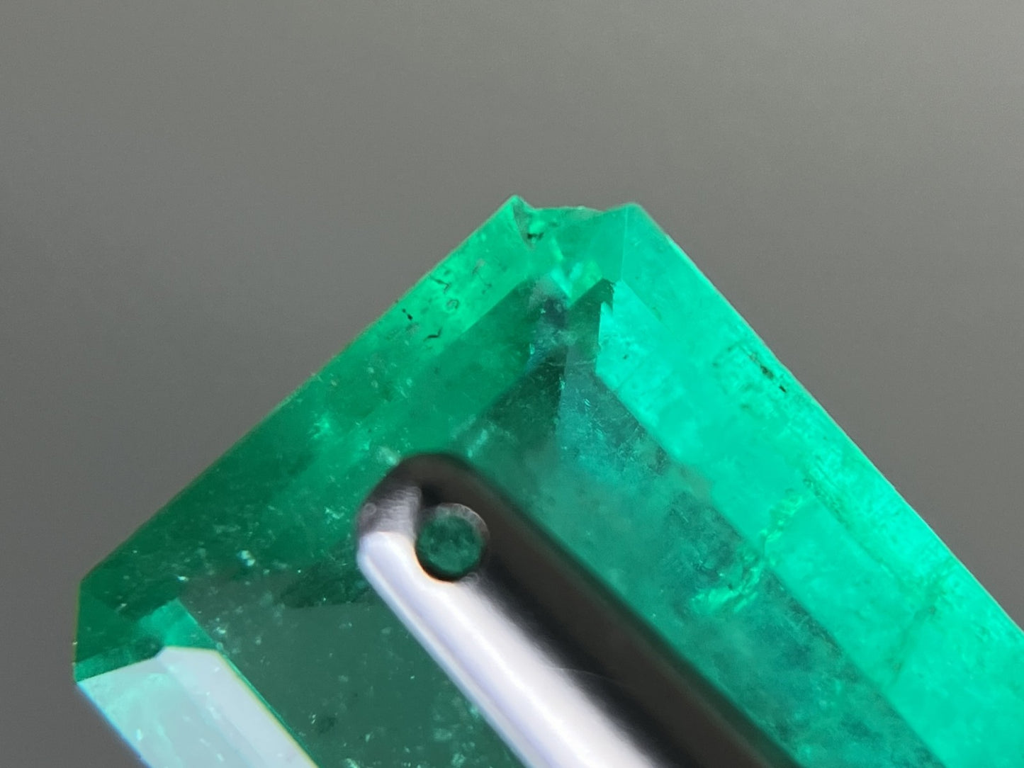 エメラルド 天然 3.096ct 中央宝石ソーティング付き 10.89㎜×8.61㎜×4.21㎜ ルース( 裸石 ) 6093YY