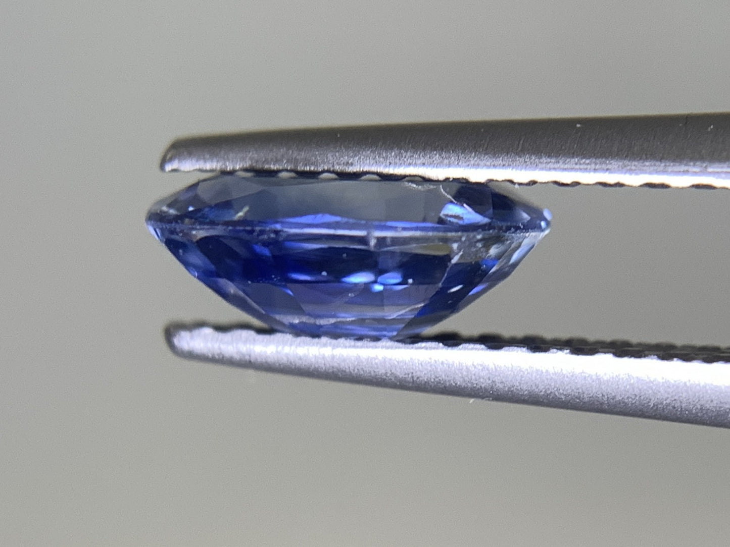 サファイア 1.390ct 宝石ソーティング付き 7.9㎜×5.8㎜×3.2㎜ ルース( 裸石 ) 2201Y