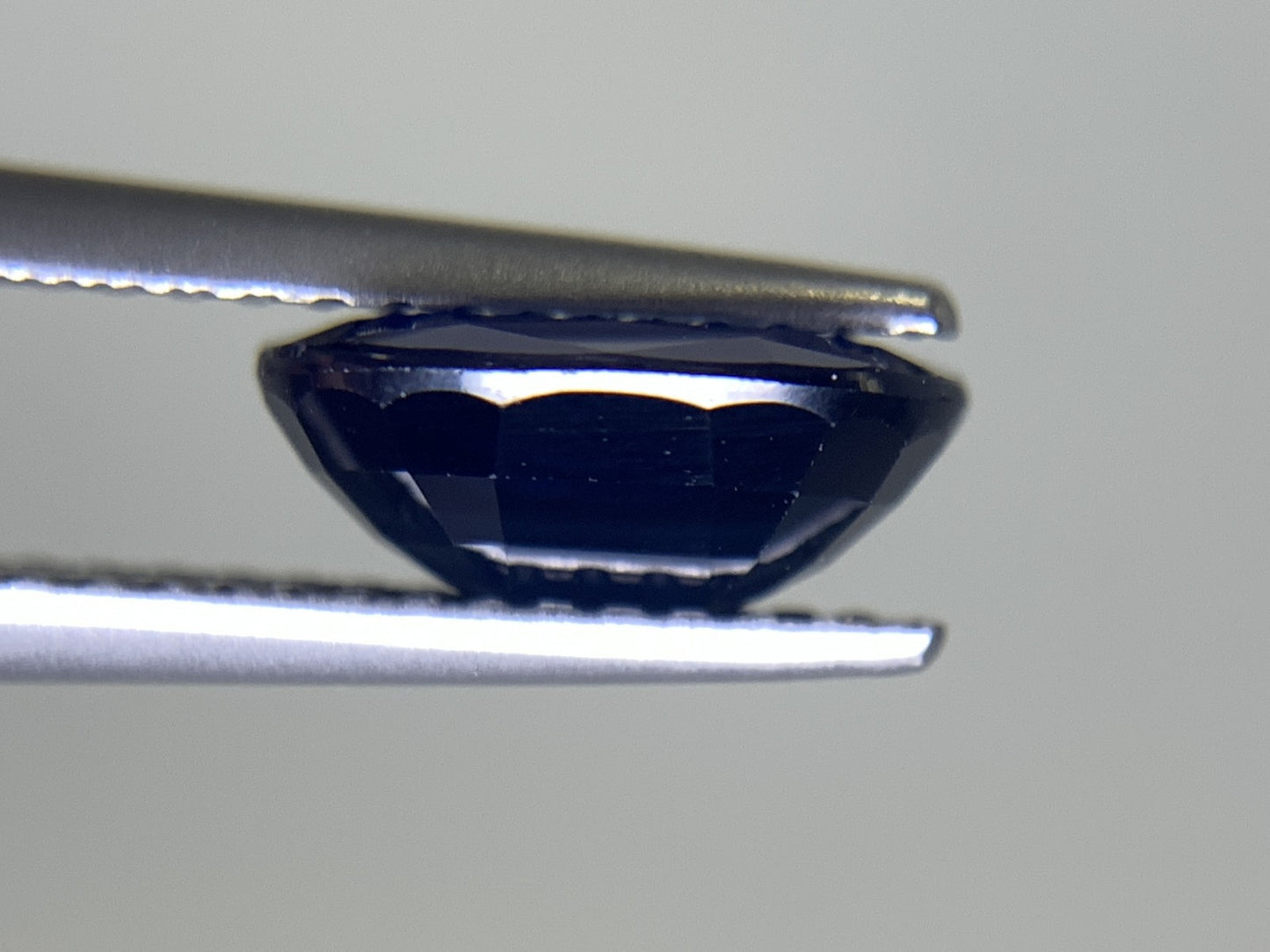 サファイア 2.089ct 宝石ソーティング付き 9.0㎜×6.5㎜×3.7㎜ ルース( 裸石 ) 2306Y