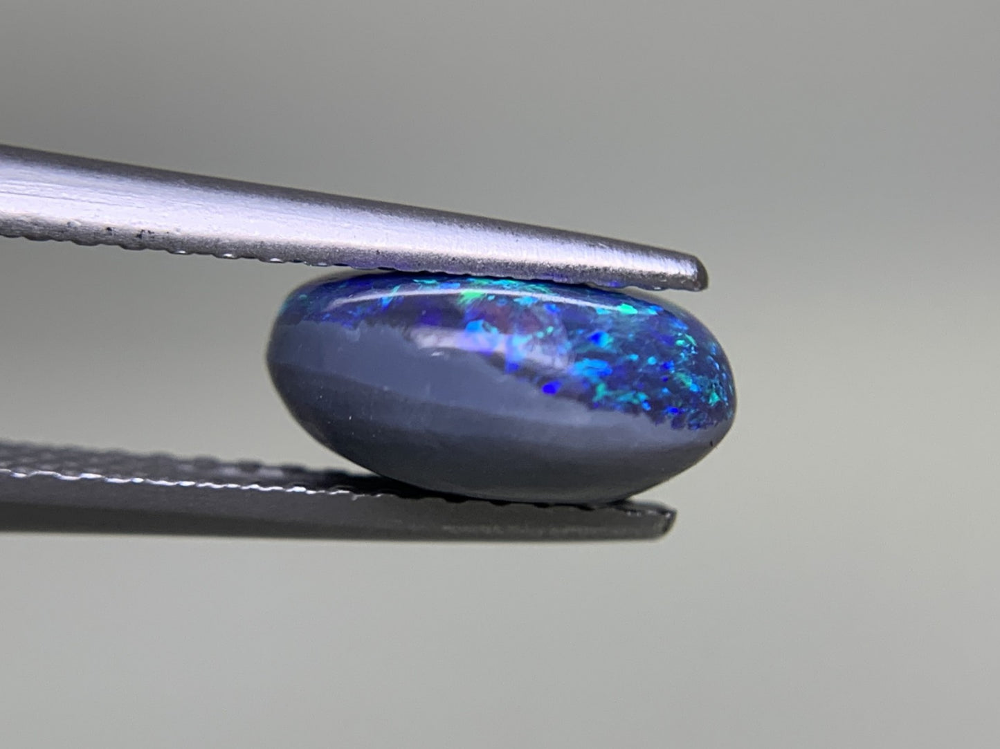 ブラックオパール 天然 1.622ct ※カン有り 中央宝石ソーティング付き 9.0㎜×7.0㎜×4.3㎜ ルース( 裸石 ) 8198Y