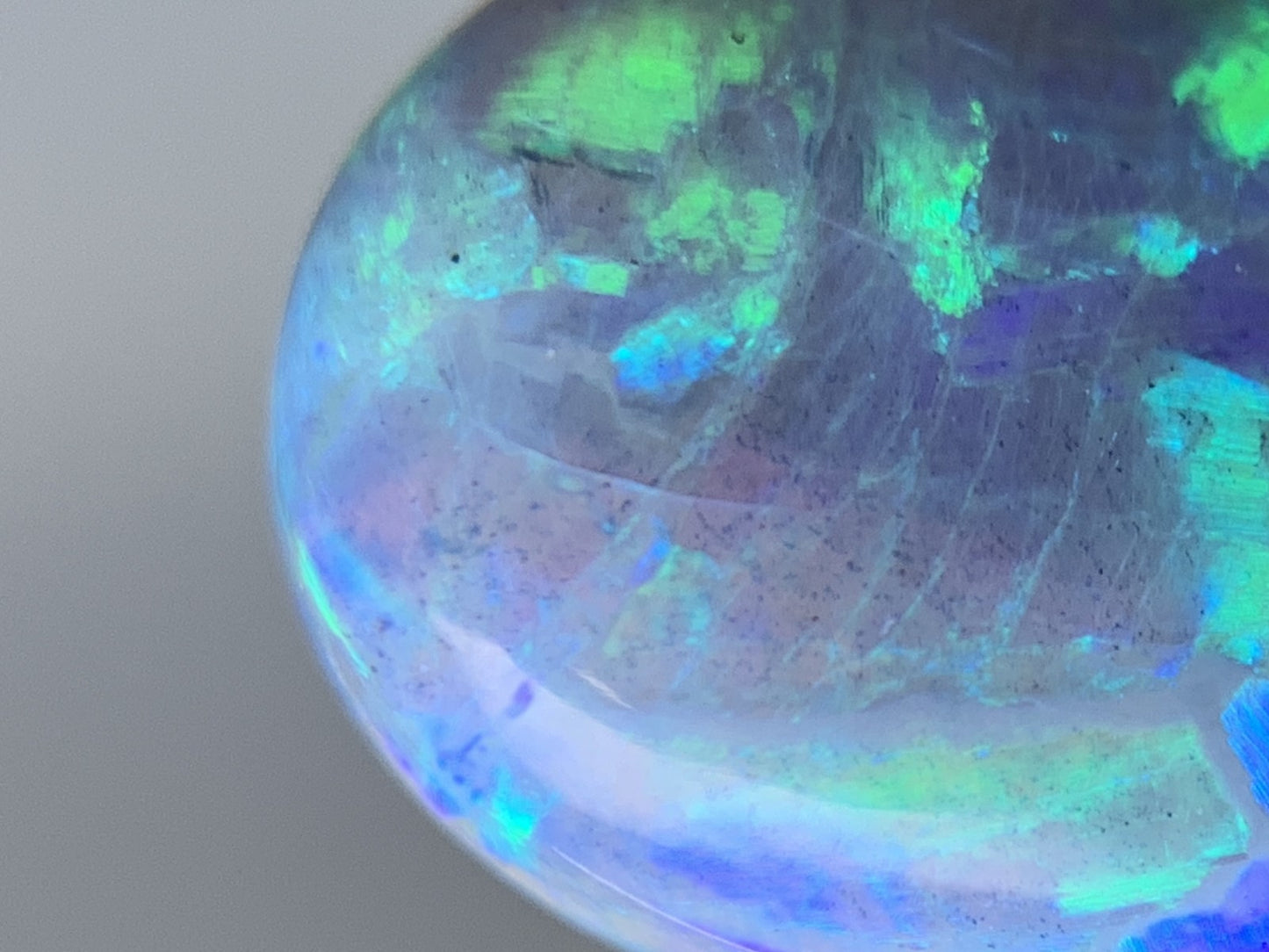 ブラックオパール 天然 4.334ct カン有り 中央宝石ソーティング付き 13.0㎜×9.2㎜×5.5㎜ ルース( 裸石 ) 6496Y